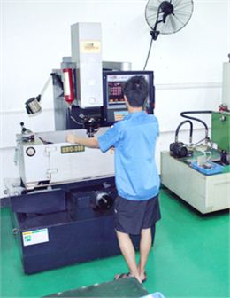 尊龙凯时火花机车间